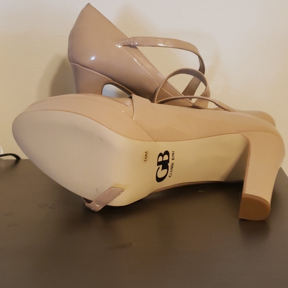 High Heels - Picture 2 of 3